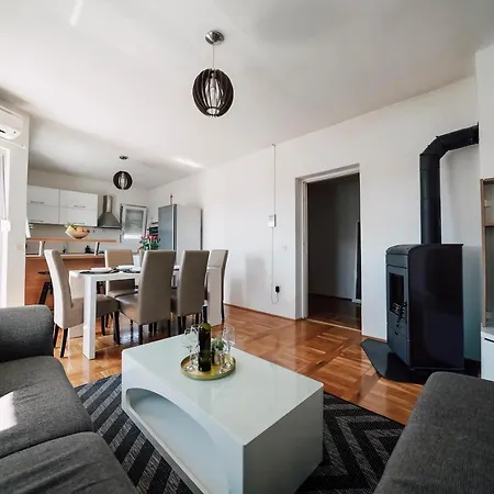 Spacious And Cosy Dumato *
