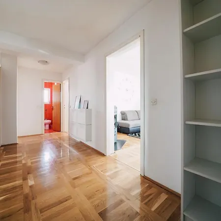 Spacious And Cosy Dumato