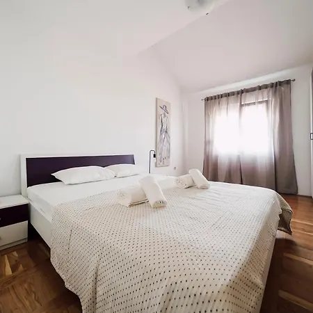 Apartment Spacious And Cosy Dumato
