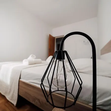 Spacious And Cosy Dumato Apartment